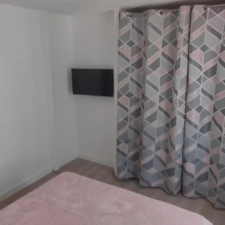 Au Centre Du Monde Selon Dali