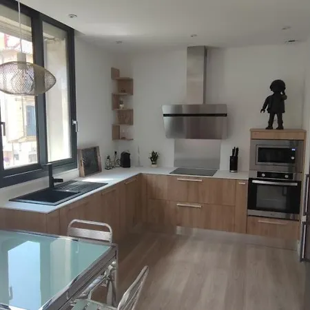 Au Centre Du Monde Selon Dali Appartement