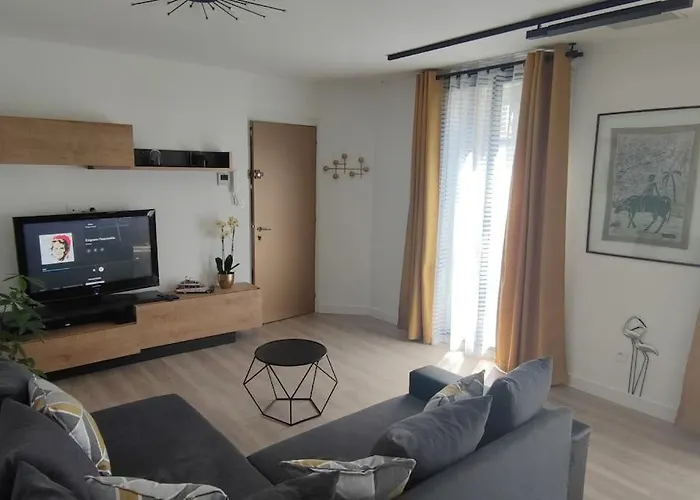 Au Centre Du Monde Selon Dali