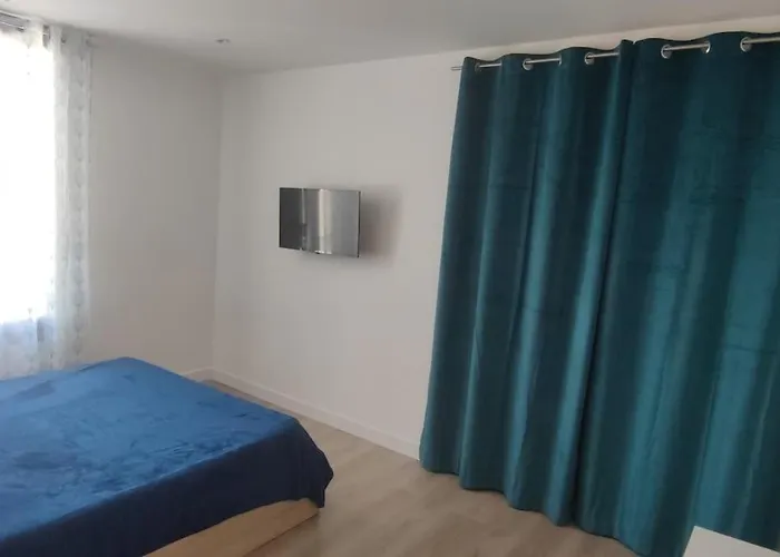 Au Centre Du Monde Selon Dali * Perpignan