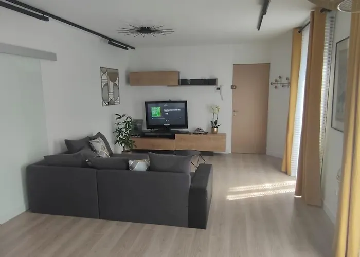 Au Centre Du Monde Selon Dali