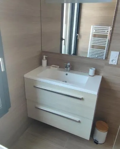 Au Centre Du Monde Selon Dali Appartement Perpignan